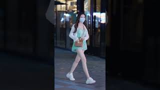 Download lagu Cantik pakai rok mini mulus mp3