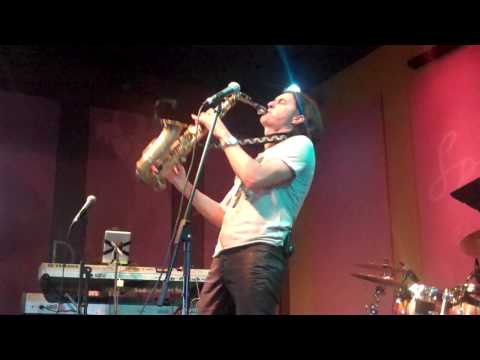 Warren Hill performs Mambo 2000 live at Spaghettini