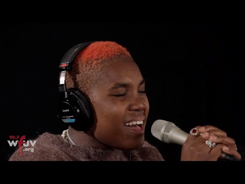 Arlo Parks - "Impurities" (Live at WFUV)