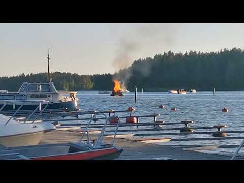 Juhannuskokko Taipalsaaren kirkkorannassa 2022