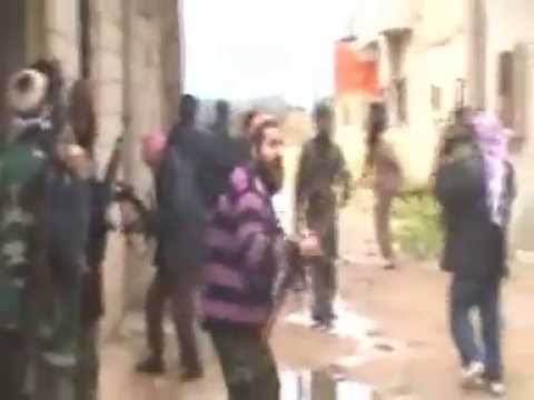 اشتباكات بين مقاتلي كتيبة جعفر الصادق وقوات النظام في محيط كتيبة الإشارة في دير بعلبة في ريف حمص