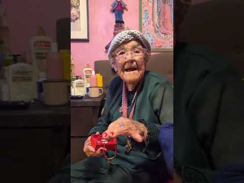 Doña Beba happy because a tour gave her many gifts February 8, 2026