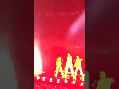 180825 BTS Performing Mic Drop the fanchant is so crazy DAEBKK!