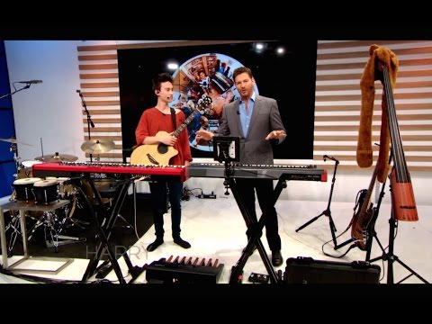 זוכה הגראמי הזה שר ומנגן על כל מה שאפשר