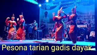 Download lagu Membuat terpesona gadis Dayak menari mp3