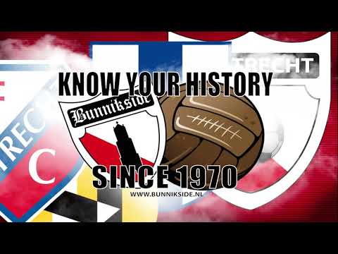 Supporter gaat verhaal halen op het veld tegen PSV  25-8-1982