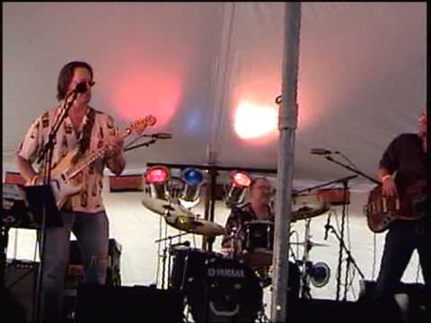 THAYRONE AND THE WITCH DOCTORS at CHELSEA FEST 2004 1of2