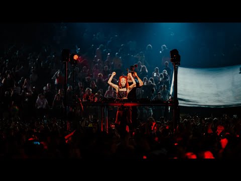 NINA BLACK LIVE AT BACK TO THE 90's & NILLIES - SPORTPALEIS 2025