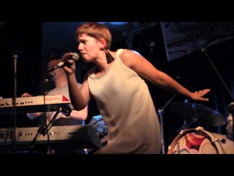 Supernormals - Live at FRUiT (2011)