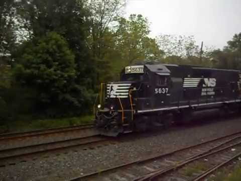 Conrail MA-80 Passes Through Piscataway