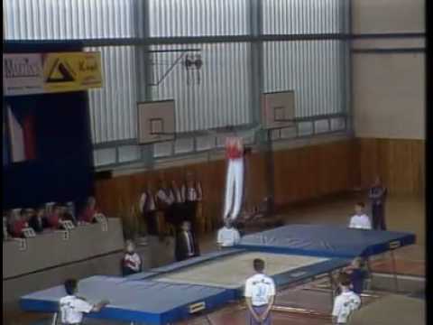 Les nuls, Regis est un con.