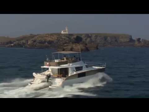 Advantages of a Catamaran Over a Monohull [Wiley Sharp]