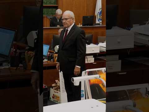 Attorneys trade quarters while making closing arguments