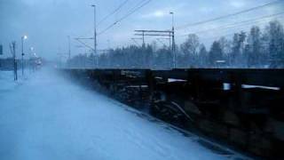 preview picture of video 'Green Cargo Steel train Freight train with 3 different coloured Rc locomotives...'