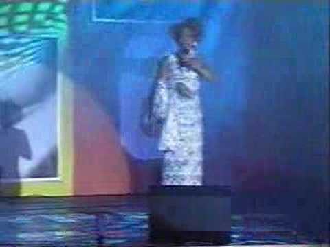 CNN nu stie cum arata Whitney Houston!!!