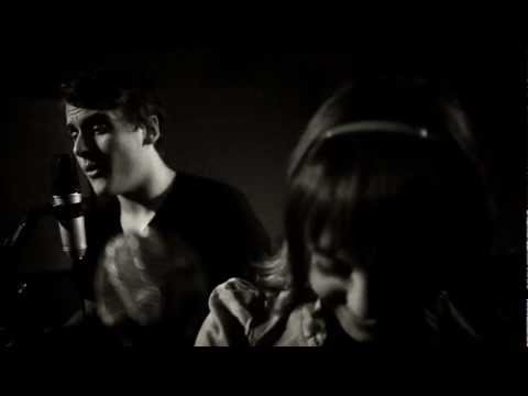 College 11: "When Love Comes Around" - Video Musical