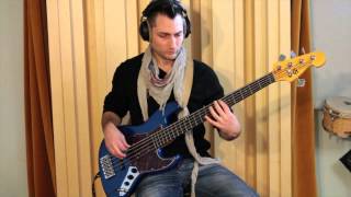 www.melacantomelasuono.it Alessandro Maria Ferrari plays Maruszczyk bass Elwood model, neck pickup