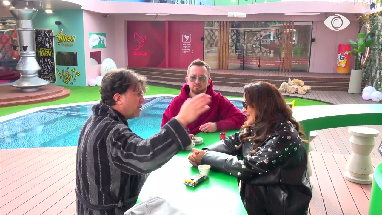 Jam lojtare nuk jam shoqja jote/ Vijon biseda mes Rozanës dhe Laertit