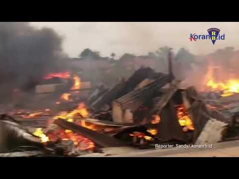 Pasar di Terminal Ketahun Terbakar, Api Masih Membara