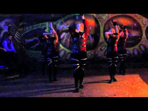K-pop cover dance. Q.I.Energy- "LU:KUS- So into u", p.1