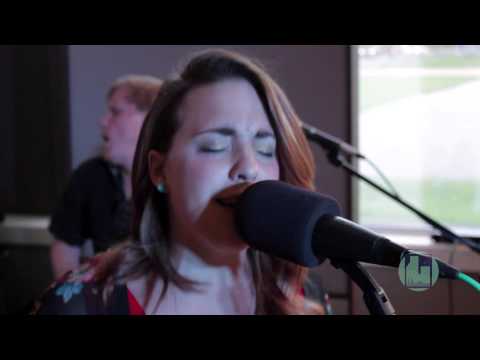Hannah Rose & The GraveTones - Pack Up and Leave Live at River City Studios