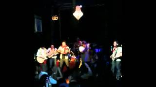 El pollo vallenato - Carlos Vives en Gaira