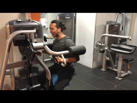 Lateral Raise Machine
