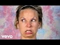 Videoklip Sia - Buttons  s textom piesne
