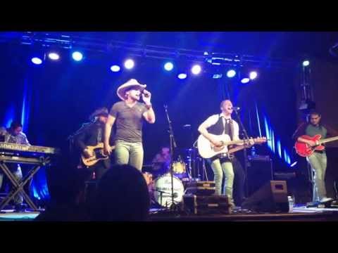McKenzies Mill - Middle Of Nowhere -Live