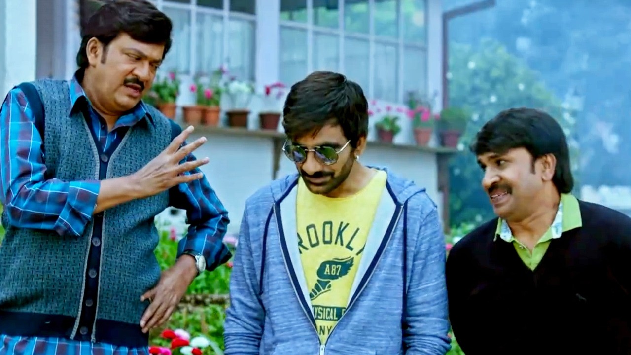 पुलिस ने Srinivas Reddy और Ravi Teja का आइडिया चुरा लिया | Watch #RajaTheGreat On #Goldmin