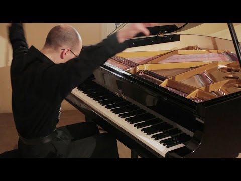 Christo Popov plays Alexander Vladigerov - Toccata