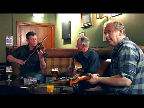 Fast Scottish fiddle performance by Paul Anderson and friends at Deeside Inn, Ballater, 2018