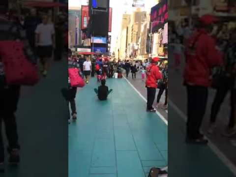 Green Light John Legend Andre 3000 Superman NYC Times Square Violin New York @SUPERMANANDWW