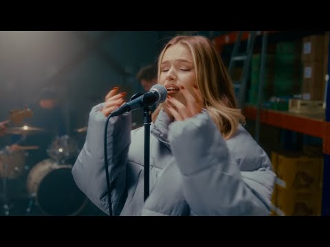 ADI x Eva Timush - Pastreaza zambetul