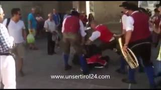 Austria: Crazy Leftist Attacks Traditional Concert, Gets Beaten Up
