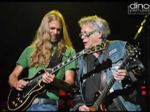 Greatest American Guitarist: Leslie West vs Jimi Hendrix