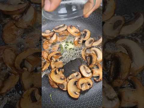 DON'T make this MISTAKE cooking Mushrooms 👩‍🍳🍄🤯 #shorts #mushroom #cookingtips