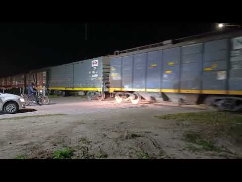 Gr- 12 (6604)+ Gr- 12 (6627) con un Tren Cargado de N.C.A a su paso por "Beltrán" en plena noche 🚂🌃