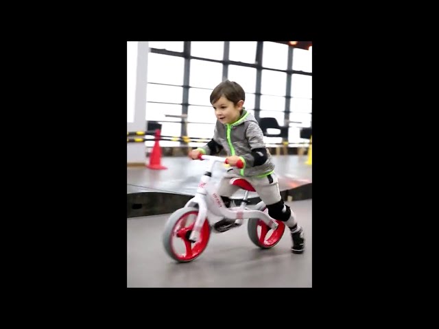 Green *NEW*  Kid Balance Bike, 10.5-inch wheels, Ultra-light in Kids in Ottawa