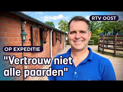 , title : 'Onhandelbare paarden laten wennen aan een zadel: Gert doet het | RTV Oost'