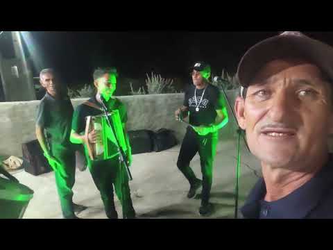 Igor dos 8 baixos tocando na cidade de São José do seridó RN.
