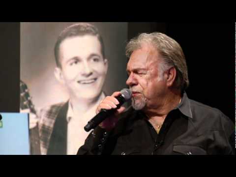 Gene Watson - When A Man Can't Get A Woman Off His Mind.