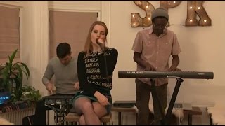 Bridgit Mendler - Snap my fingers (LIVE)