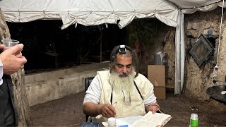 ‏ הרב שלום סבג שידור חי י״ב בחשון (הרב שלום סבג) - התמונה מוצגת ישירות מתוך אתר האינטרנט יוטיוב. זכויות היוצרים בתמונה שייכות ליוצרה. קישור קרדיט למקור התוכן נמצא בתוך דף הסרטון