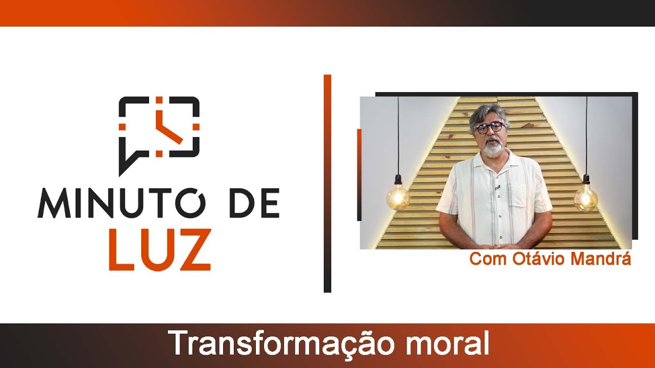 com Otávio Mandrá