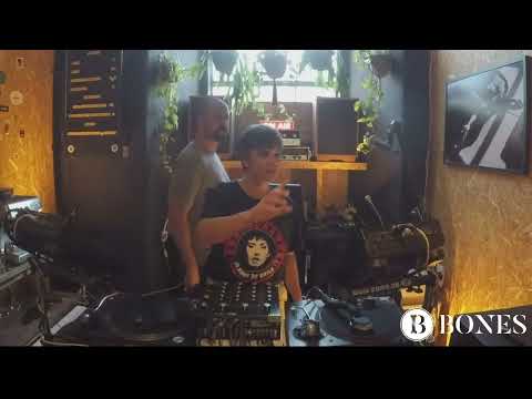 Ella De Vuono @BonesRadioLx