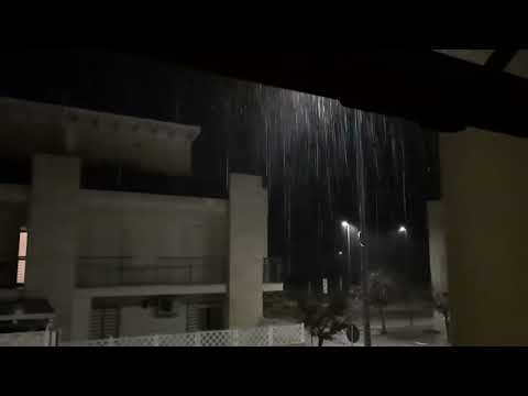 TEMPORALE CON GRAGNOLA a POLIGNANO A MARE (BA)