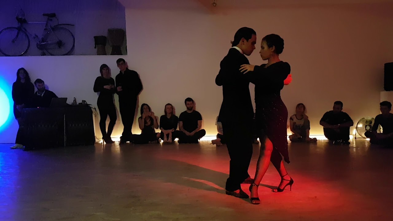 Juan David Vargas L & Paulina Mejia @ Milonga Macondo _ Paris _ Démo 2/5 _  DJ  Nicolas Arribat