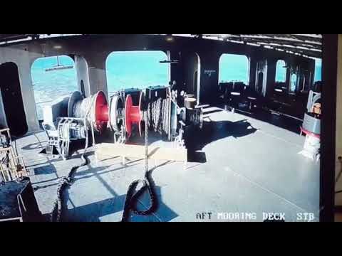 PIRATI ATTACCANO UNA NAVE E GUARDATE CHE SUCCEDE!!