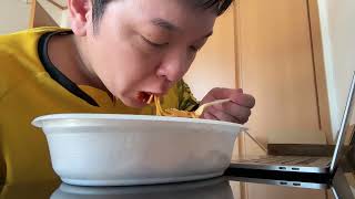 ビットコイン大底近い？無職投資家ピンクスーツ がライブ配信中！ファミマ４５％パスタ食べながら！